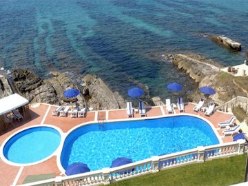 Het zwembad vanSardinië 